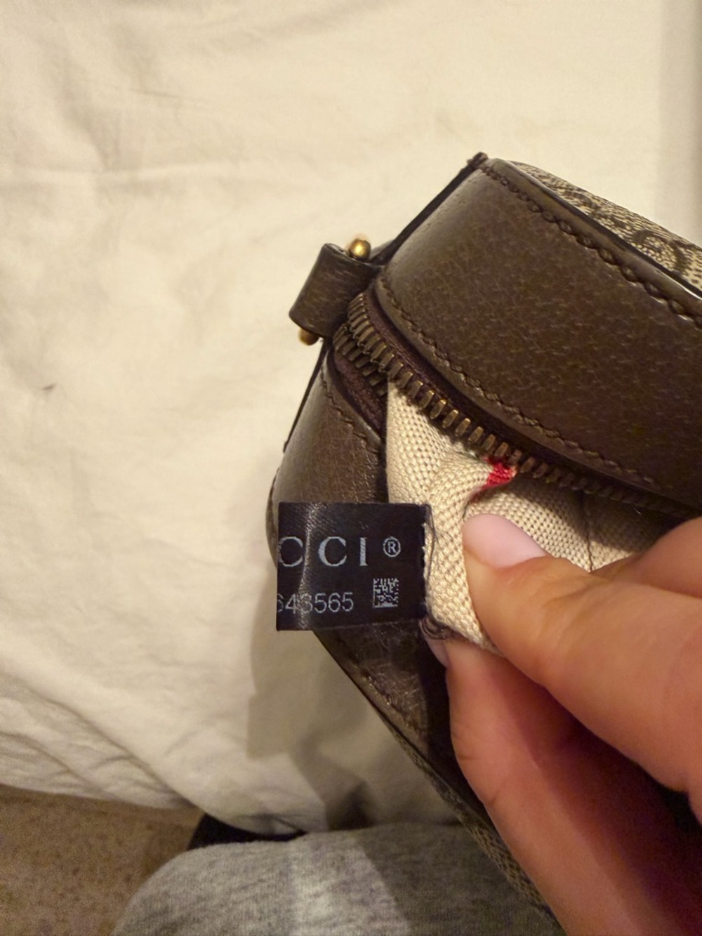 Gucci Supreme Neo Vintage Crossbody - Picture 10 of 11